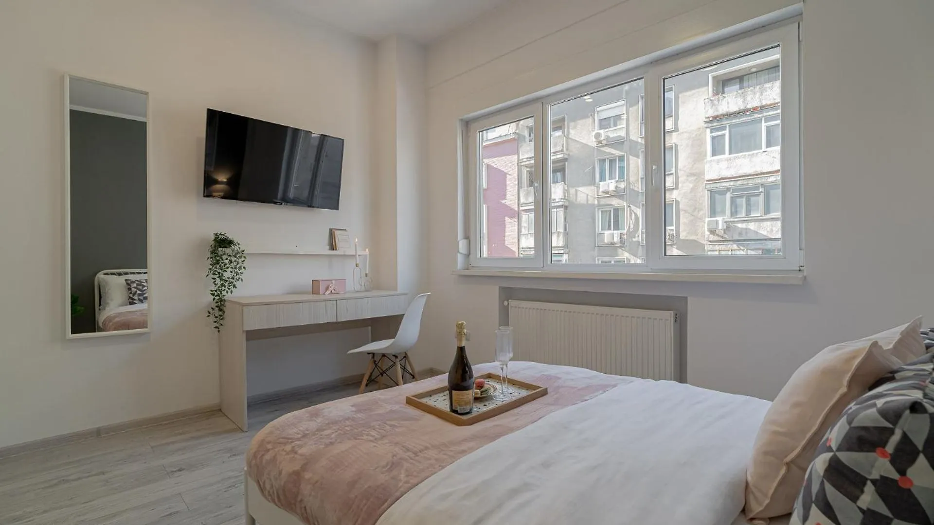 4Br Sanctuary Near Cismigiu Park & Piata Universitatii Boekarest Roemenië