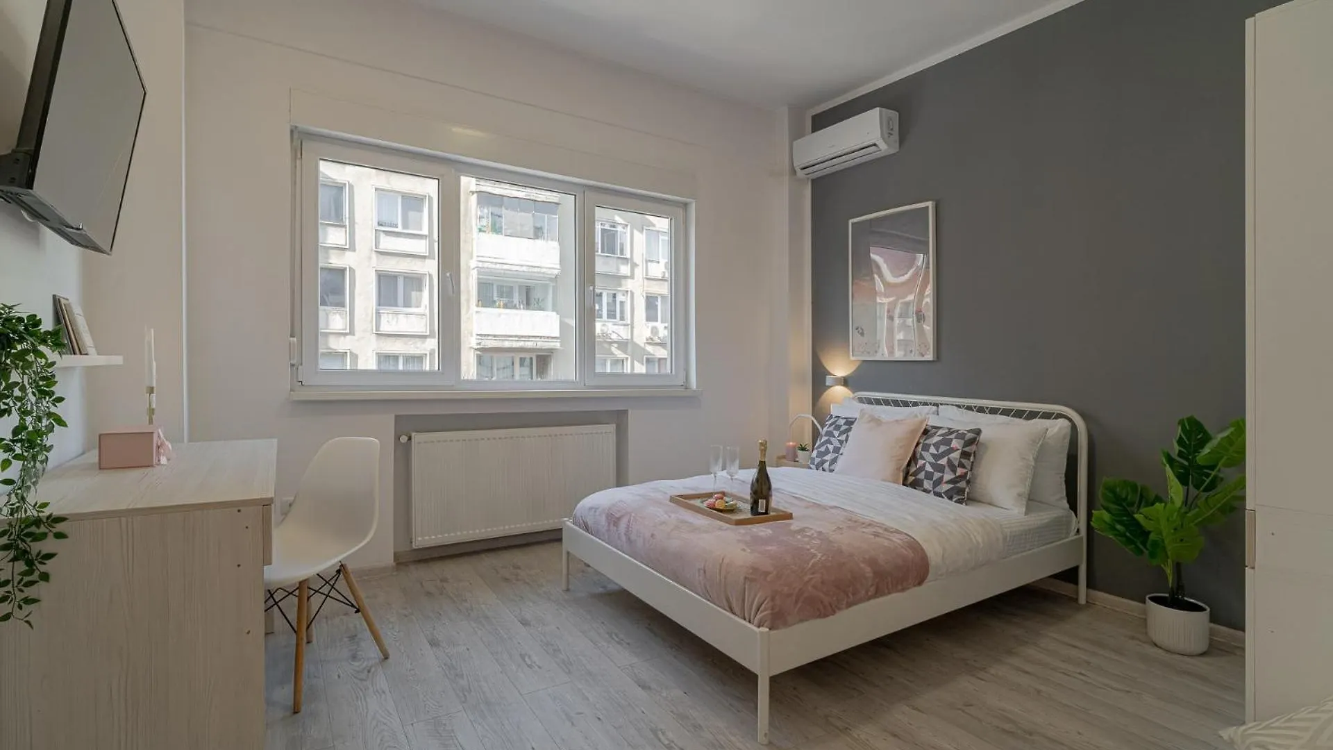 Appartement 4Br Sanctuary Near Cismigiu Park & Piata Universitatii Boekarest