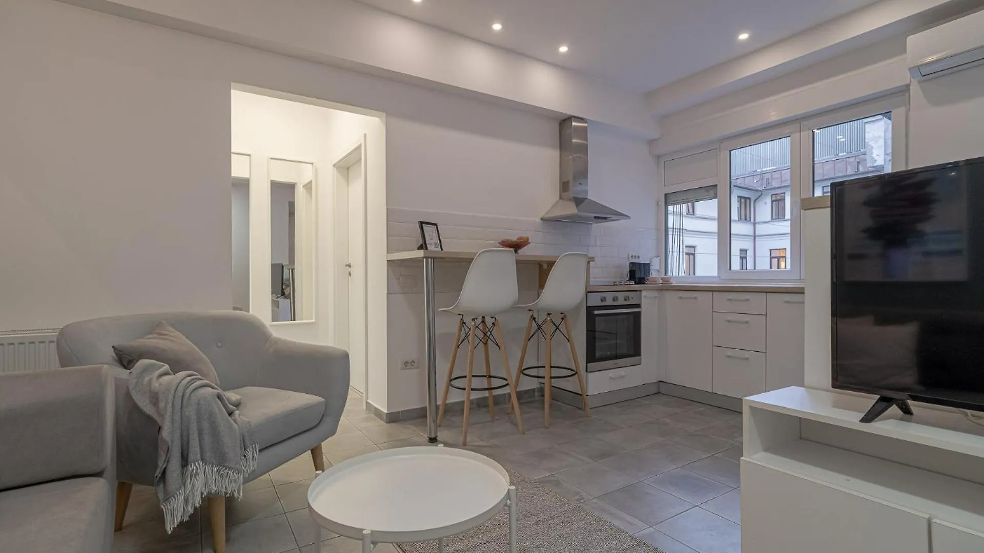 4Br Sanctuary Near Cismigiu Park & Piata Universitatii Boekarest 0*,