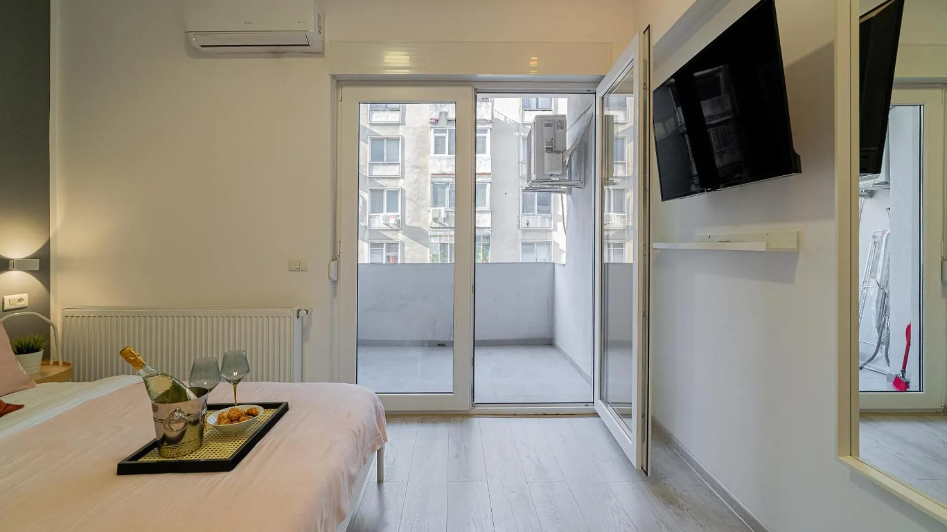 4Br Sanctuary Near Cismigiu Park & Piata Universitatii Boekarest 0*,  Roemenië