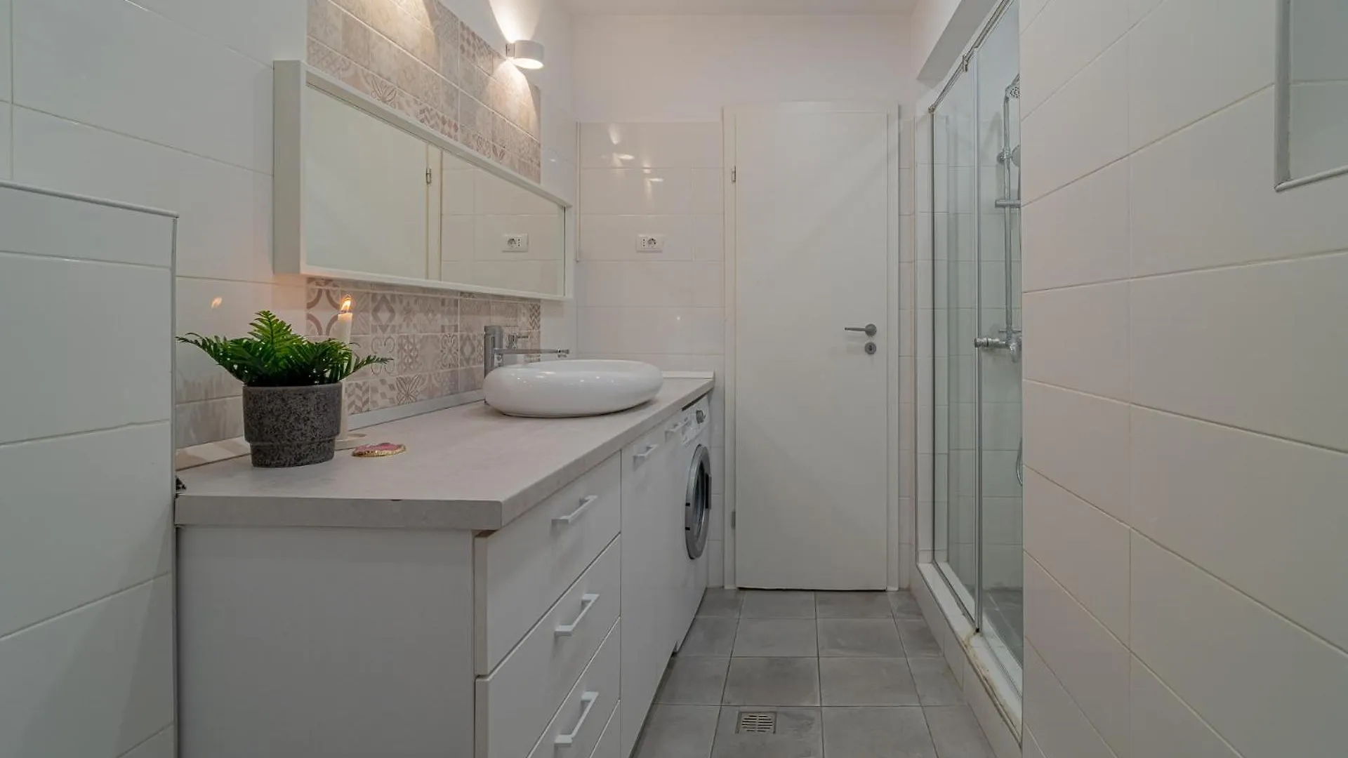 4Br Sanctuary Near Cismigiu Park & Piata Universitatii Boekarest Appartement